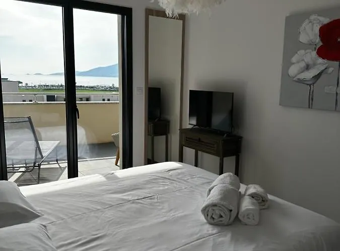 Apartment T2 Climatise A Porticcio, 100m De La Wifi Fibre Porticcio (Corsica)