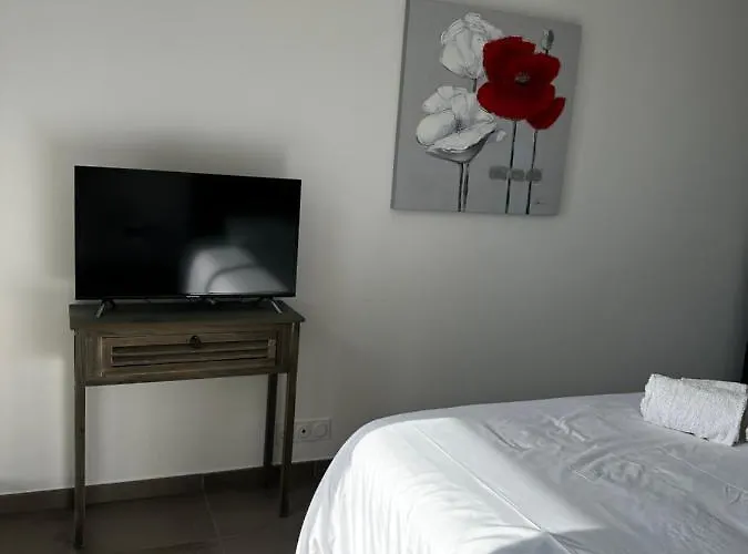 Apartment T2 Climatise A Porticcio, 100m De La Wifi Fibre Porticcio (Corsica)